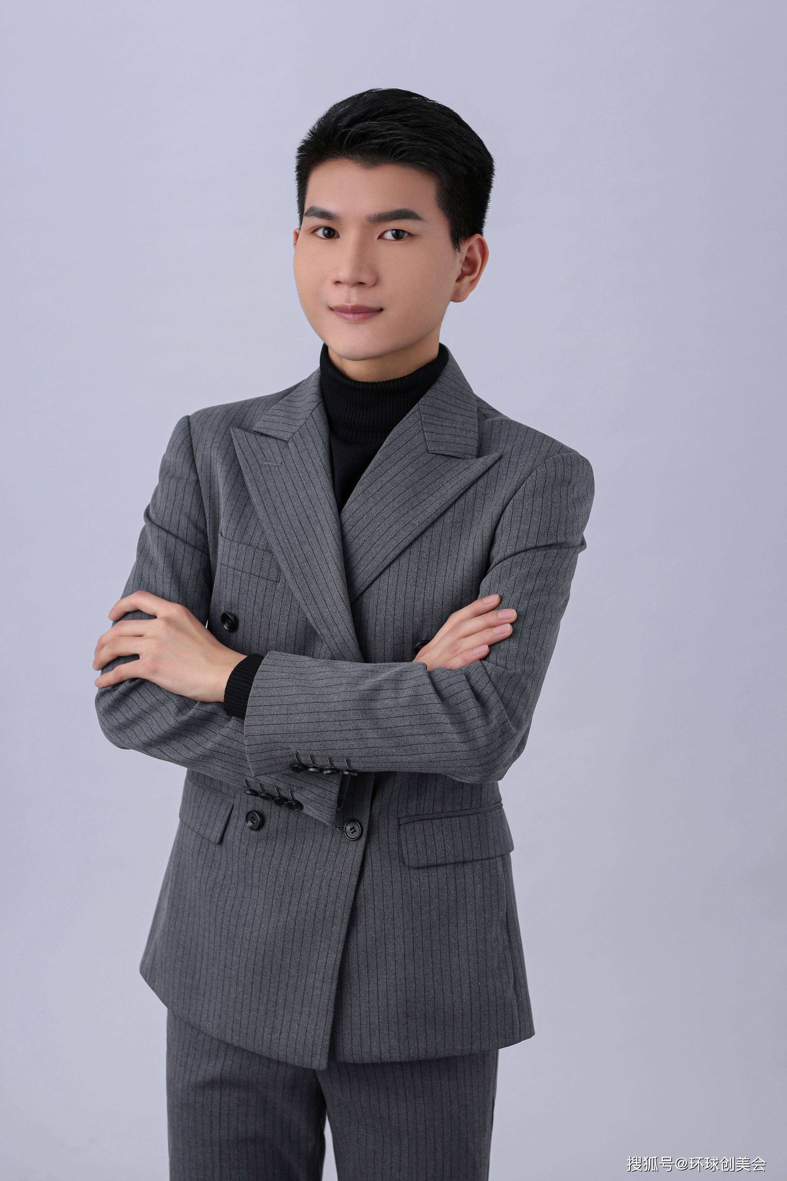 饶刚 灯光与摄影艺术负责人